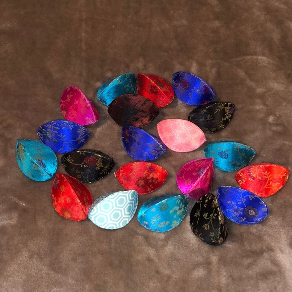 COPY - Choose one! Small “Fortune Cookie” jewelry holder just squeeze! Bundles! - Picture 3 of 8